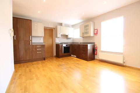 2 bedroom maisonette to rent, Lesbourne Road, Reigate RH2