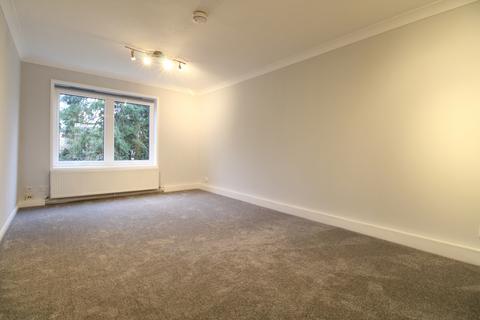 1 bedroom flat to rent, Somers Close, Surrey RH2