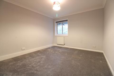 1 bedroom flat to rent, Somers Close, Surrey RH2