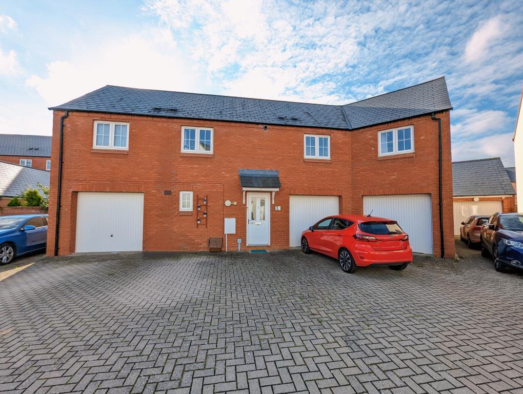 Kingsmere, Oxfordshire, OX26 3 bed detached house for sale £375,000