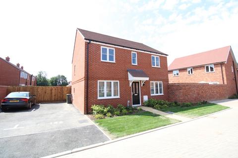 4 bedroom detached house to rent, Gratton Road, Horley RH6