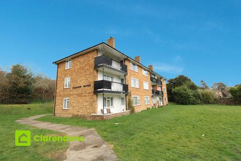 2 bedroom flat to rent, Felcote House, Park House Drive, Reigate RH2