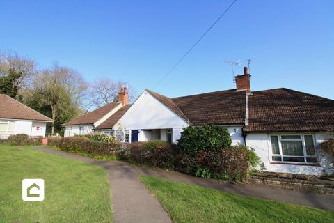 2 bedroom terraced house to rent, Juniper Road, Reigate RH2