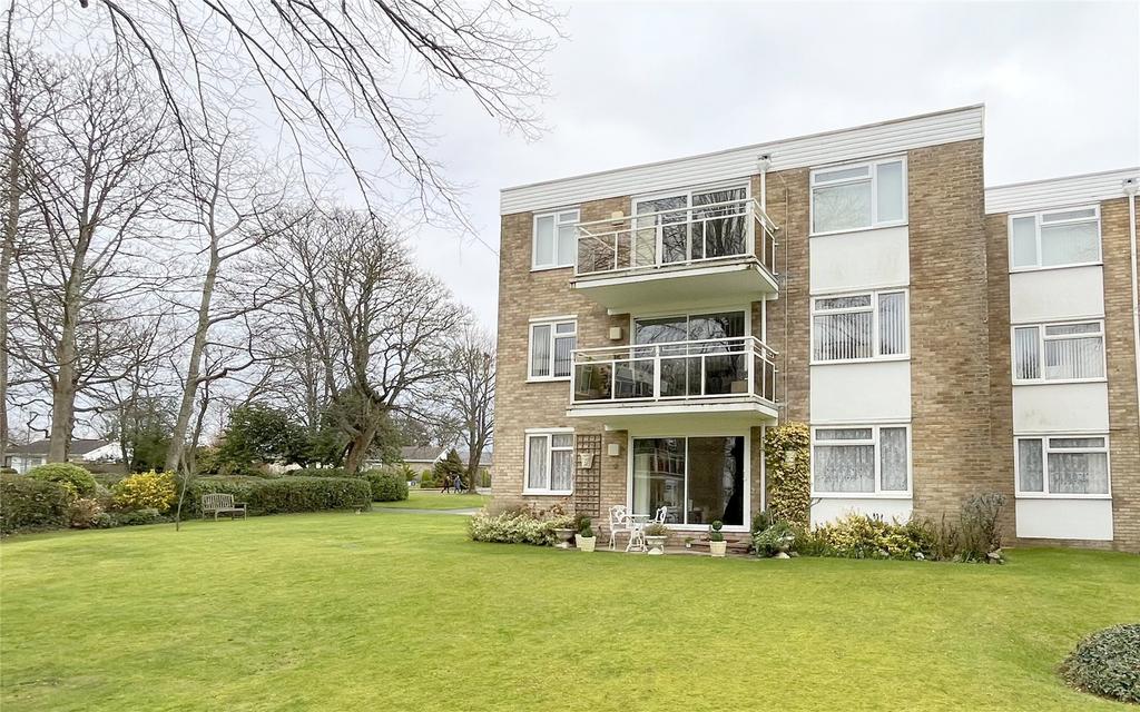 Earlsdon Way, Highcliffe, Christchurch, Dorset, BH23 2 bed apartment