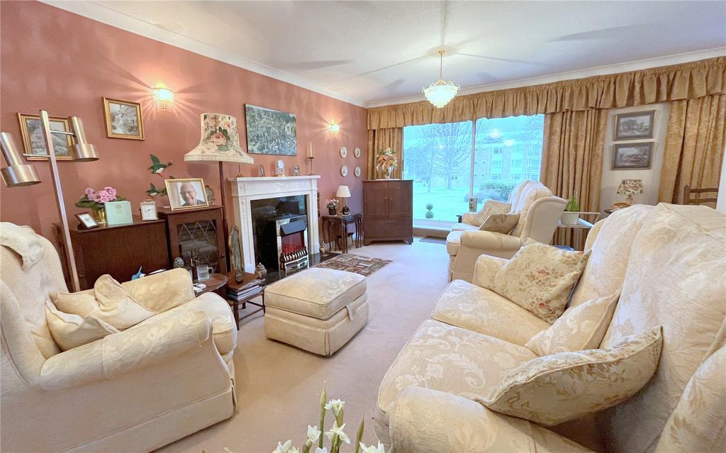 Earlsdon Way, Highcliffe... 2 bed apartment for sale £290,000