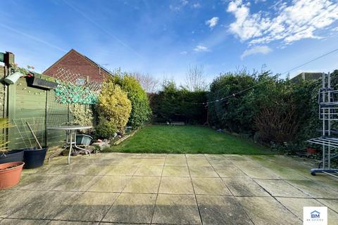 1 Cloverdale Road, Hamilton, Leicester, LE5 1UL