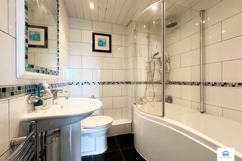 1 Cloverdale Road, Hamilton, Leicester, LE5 1UL