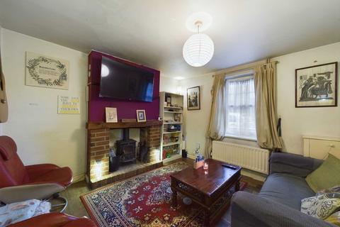 2 bedroom house for sale, *  OFF ROAD PARKING  * TOWN CENTRE COTTAGE, COTTERELLS, HP1