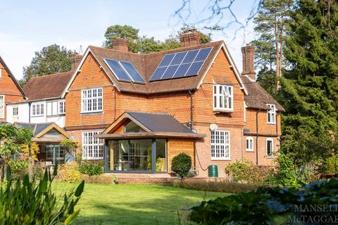 Hindleap East Priory Road, Forest Row, RH18 5JF