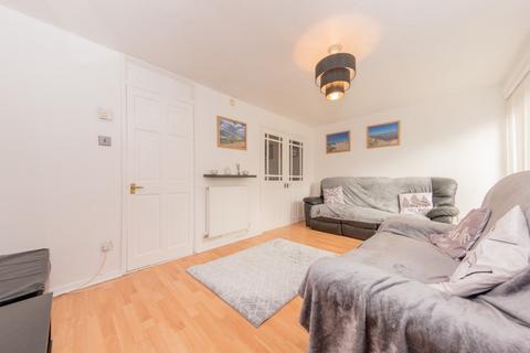 3 bedroom terraced house for sale, Cottingley Approach, Leeds