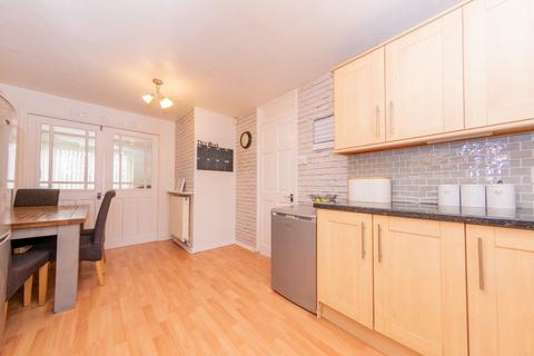 64 Cottingley Approach, Leeds, LS11 0HQ