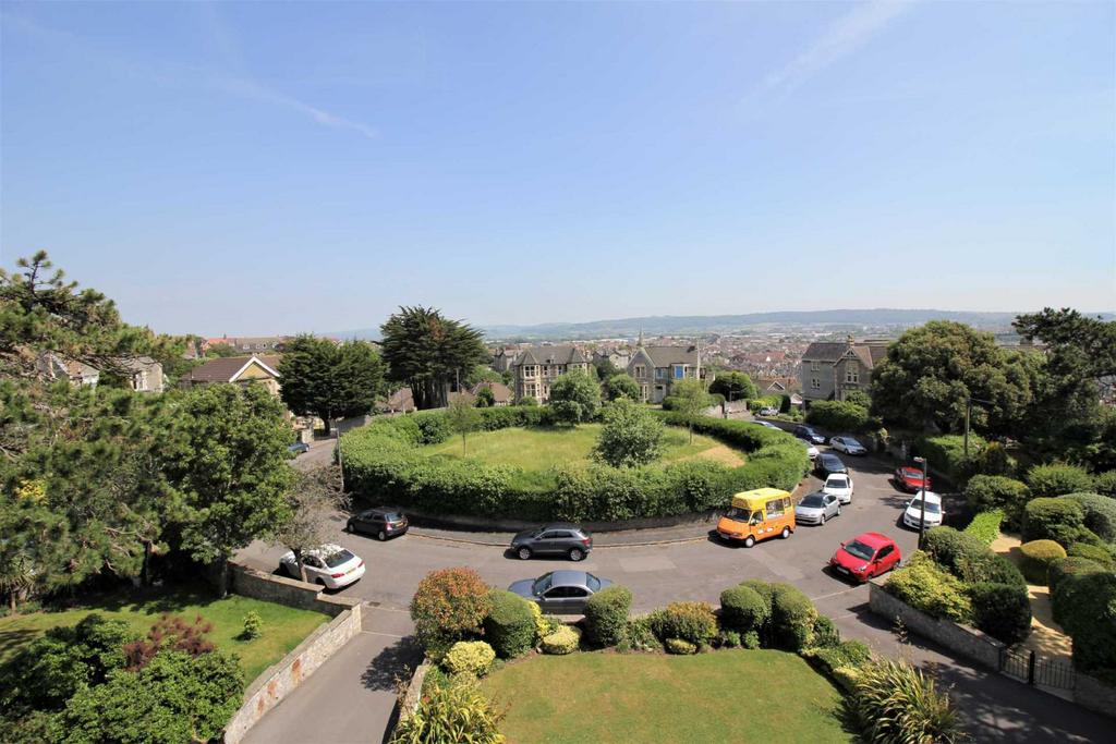 Landemann Circus, Hillside 3 bed apartment for sale £225,000