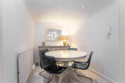2 bedroom apartment for sale, Montpellier Terrace, Cheltenham, GL50 1XA