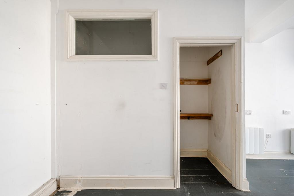 Columbia Rd 136  9.jpg