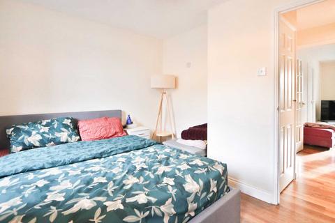 1 bedroom flat for sale, Sherfield Close, New Malden