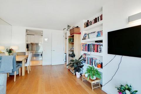 1 bedroom flat for sale, 812 New Providence Wharf, 1 Fairmount Avenue, London, E14 9PB