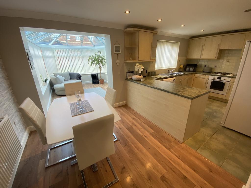 Kitchen/Dining Room