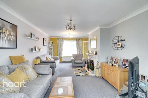 4 Cades Lane, Luton, LU1 5QG