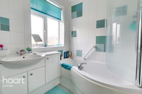 4 Cades Lane, Luton, LU1 5QG