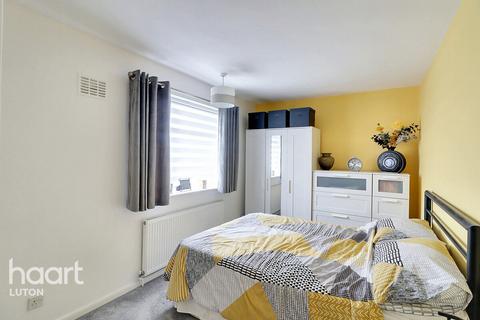 4 Cades Lane, Luton, LU1 5QG