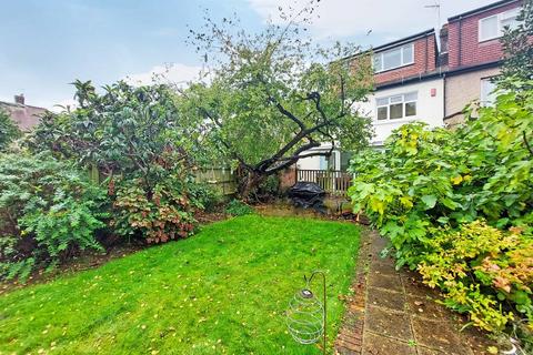 4 bedroom semi-detached house for sale, The Avenue, Pinner HA5