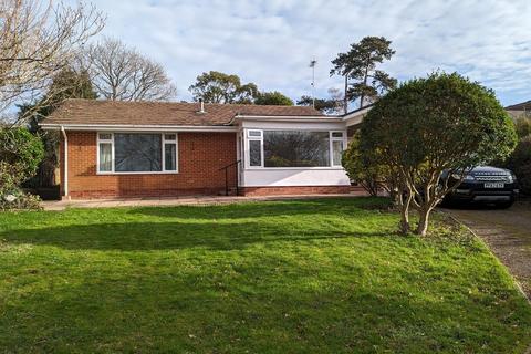 2 bedroom detached bungalow to rent, Tresillian Gardens, Topsham