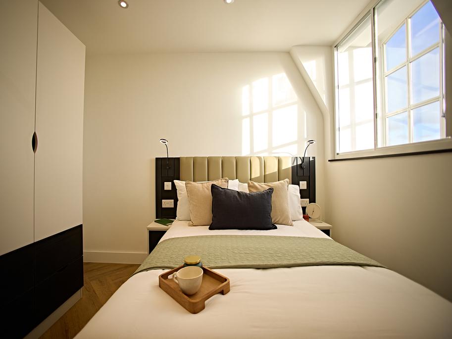 Apartment in Leeds, West Yorkshire - View 2