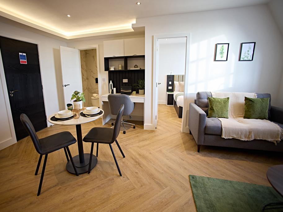 Apartment in Leeds, West Yorkshire - View 4