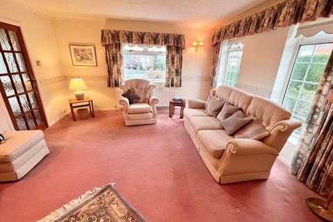 3 bedroom detached bungalow for sale - Moorlands Drive, Shirley