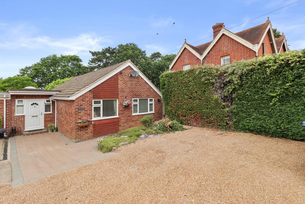 Maynards Green, Heathfield 4 bed detached bungalow for sale £540,000