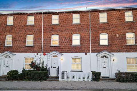 3 bedroom townhouse for sale, Trafalgar Place, Lymington SO41