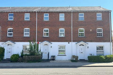 3 bedroom townhouse for sale, Trafalgar Place, Lymington SO41