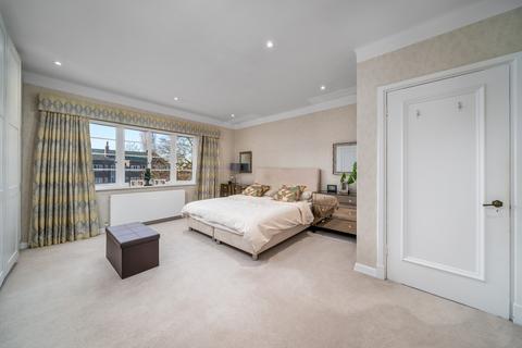 2 bedroom apartment to rent, Roehampton Close, Putney SW15