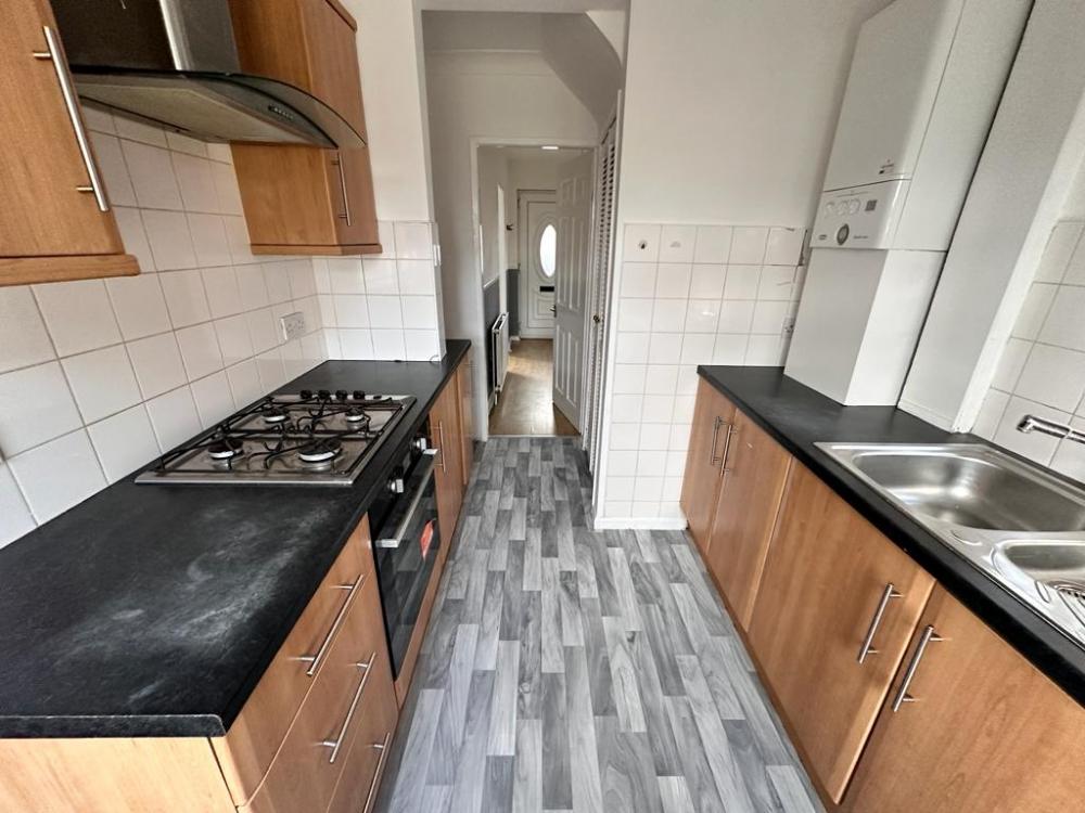 SHREWSBURY ROAD, WORKSOP, S80 2TX 3 bed semidetached house £850 pcm