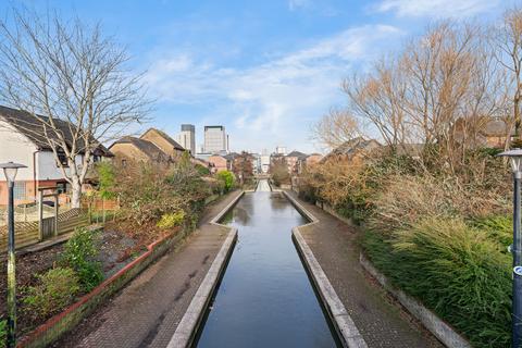 18 Celerity Drive, Cardiff, CF10 4BJ