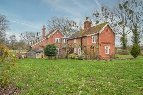 5 bedroom detached house for sale, Wymondham