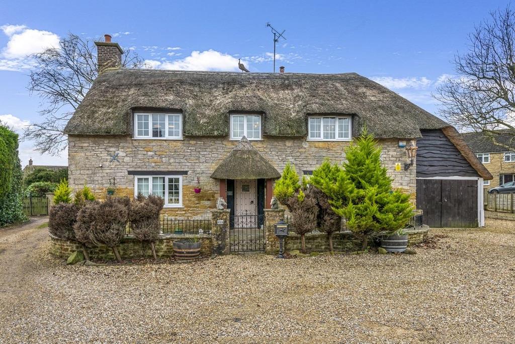 Preston Road, Yeovil, Somerset, BA20 4 bed detached house for sale £