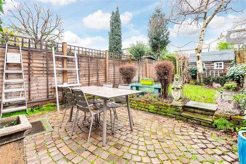 3 bedroom terraced house to rent, Windmill Road, Chiswick, London