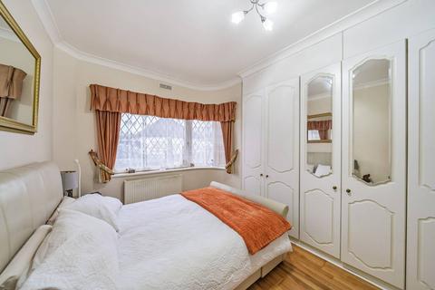 4 bedroom semi-detached house for sale, Glenwood Avenue, Kingsbury, London, NW9
