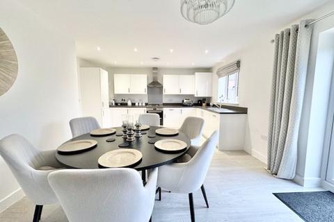 11 Bytham Close, Scartho Top, Grimsby, DN33 3TL