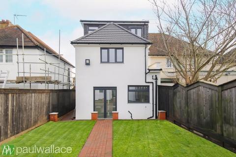 5 Orchard Square, Broxbourne, EN10 6JA