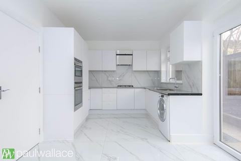 5 Orchard Square, Broxbourne, EN10 6JA