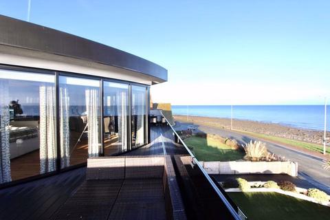 3 bedroom penthouse for sale, Marine Drive, Rhos On Sea