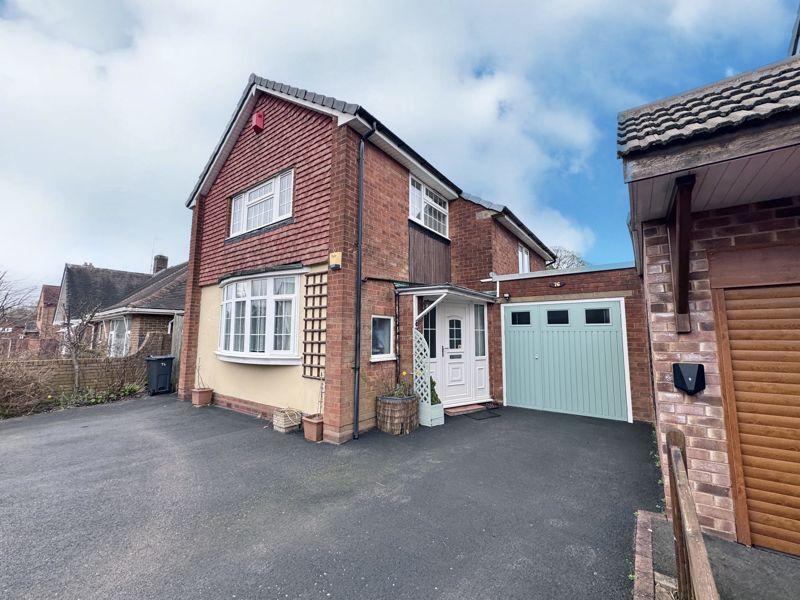 Streetly Crescent, Four Oaks, Sutton Coldfield, B74 4PU 3 bed detached