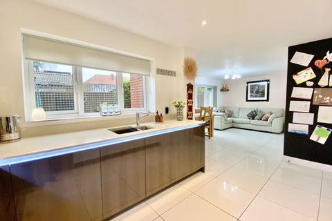 17 Old Marl Close, Sutton Coldfield, B75 5NF