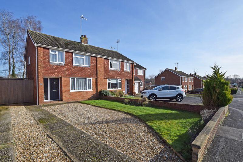 Bolle Road, Alton 3 bed semidetached house £425,000