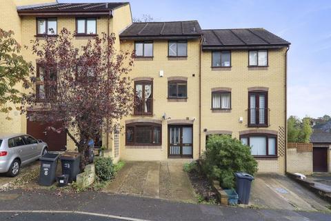 5 bedroom terraced house for sale - Southholme Close, London