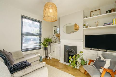 2 bedroom terraced house for sale, Grove Road, Chichester