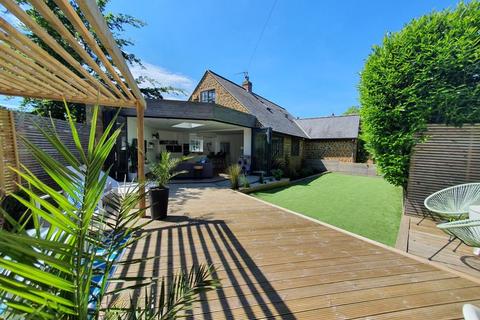 4 bedroom detached house for sale, Main Street, Great Bourton