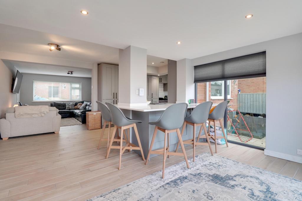 Maple Drive, Exmouth EX8 5NR 4 bed semidetached house for sale £400,000